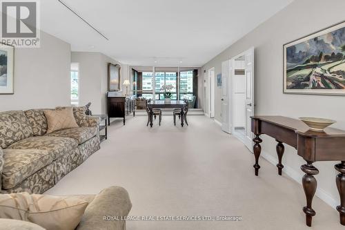 603 - 130 Carlton Street, Toronto (Cabbagetown-South St. James Town), ON - Indoor Photo Showing Living Room