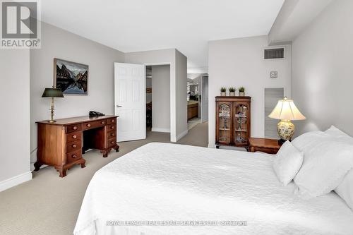 603 - 130 Carlton Street, Toronto (Cabbagetown-South St. James Town), ON - Indoor Photo Showing Bedroom