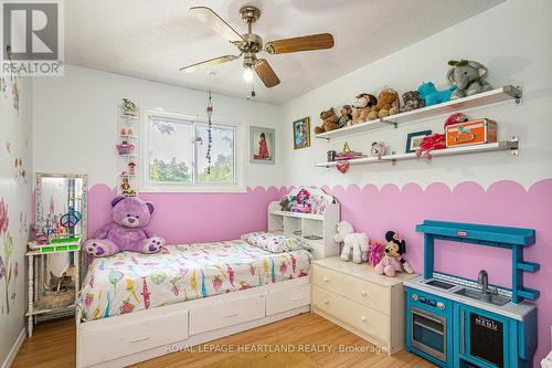 22 - 311 Vesta Road, London, ON - Indoor Photo Showing Bedroom