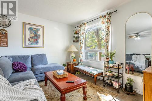 22 - 311 Vesta Road, London, ON - Indoor Photo Showing Living Room