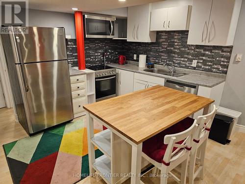 Bsmt - 68 Nantucket Drive N, Richmond Hill (Oak Ridges), ON - Indoor Photo Showing Kitchen With Stainless Steel Kitchen With Upgraded Kitchen