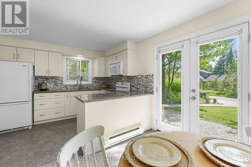 23 Elizabeth Avenue, Tiny, ON - Indoor Photo Showing Kitchen