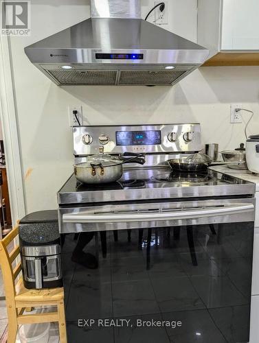 30 Truro Circle, Brampton, ON - Indoor Photo Showing Kitchen