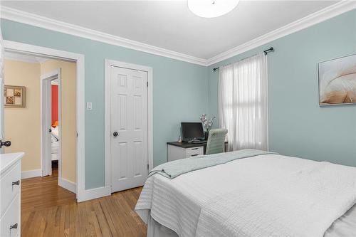 17 Parkdale Drive, Thorold, ON - Indoor Photo Showing Bedroom