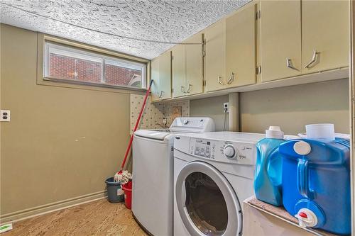 17 Parkdale Drive, Thorold, ON - Indoor Photo Showing Laundry Room