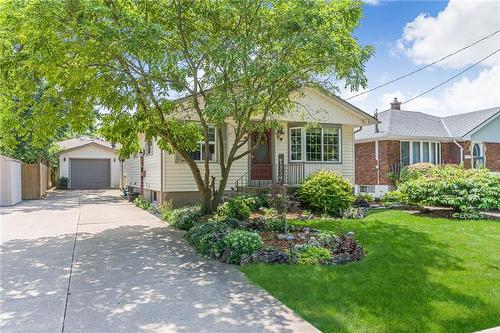 17 Parkdale Drive, Thorold, ON - Outdoor With Facade