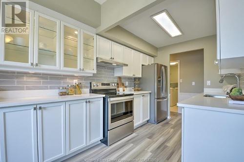 8275 Wyandotte Street East Unit# 107, Windsor, ON - Indoor Photo Showing Kitchen With Stainless Steel Kitchen With Upgraded Kitchen