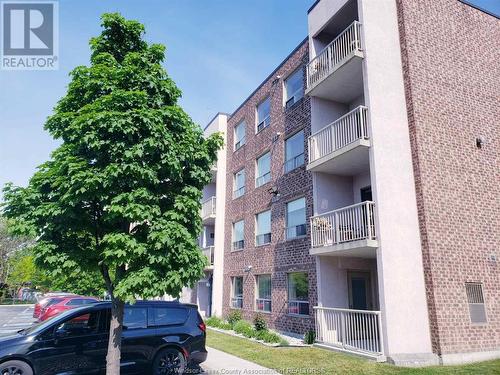 8275 Wyandotte Street East Unit# 107, Windsor, ON - Outdoor