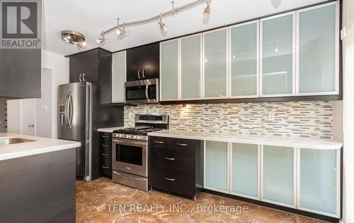 1308 Valerie Crescent, Oakville (Clearview), ON - Indoor Photo Showing Kitchen With Upgraded Kitchen