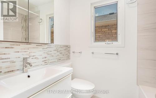 1308 Valerie Crescent, Oakville (Clearview), ON - Indoor Photo Showing Bathroom