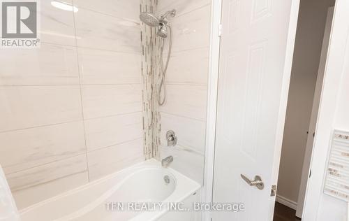 1308 Valerie Crescent, Oakville (Clearview), ON - Indoor Photo Showing Bathroom