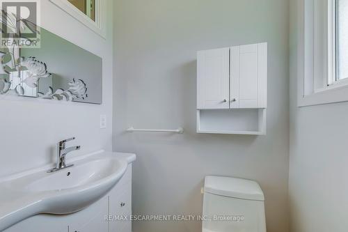 414 Bryant Crescent, Burlington (Appleby), ON - Indoor Photo Showing Bathroom