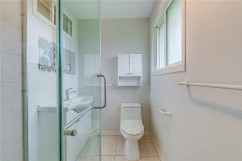 414 Bryant Crescent, Burlington, ON - Indoor Photo Showing Bathroom