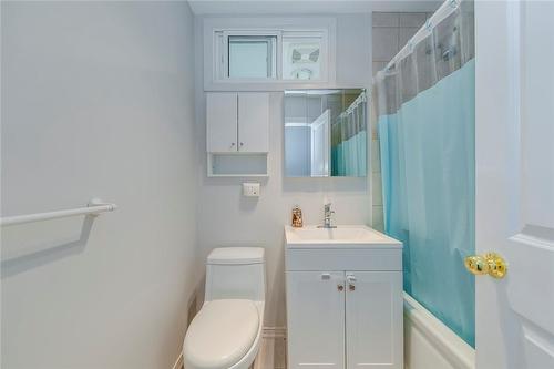 414 Bryant Crescent, Burlington, ON - Indoor Photo Showing Bathroom