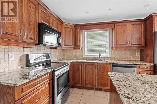 1206 Bayview Drive, Ottawa, ON - Indoor Photo Showing Kitchen