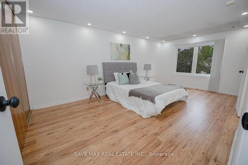 2695 Romark Mews, Mississauga (Erin Mills), ON - Indoor Photo Showing Bedroom