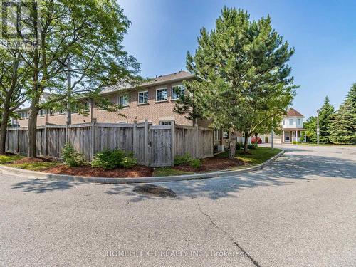 11 - 9800 Mclaughlin Road, Brampton (Fletcher'S Creek Village), ON - Outdoor