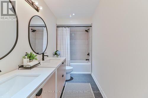 2498 Longridge Crescent, Oakville (River Oaks), ON - Indoor Photo Showing Bathroom