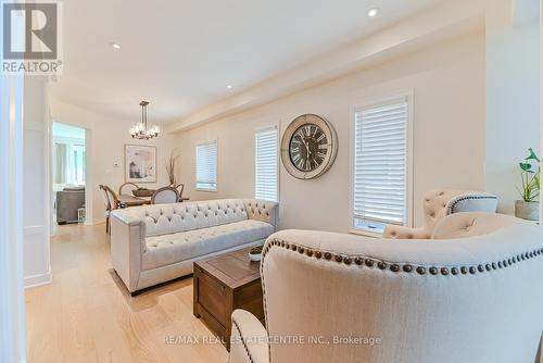 2498 Longridge Crescent, Oakville (River Oaks), ON - Indoor Photo Showing Living Room