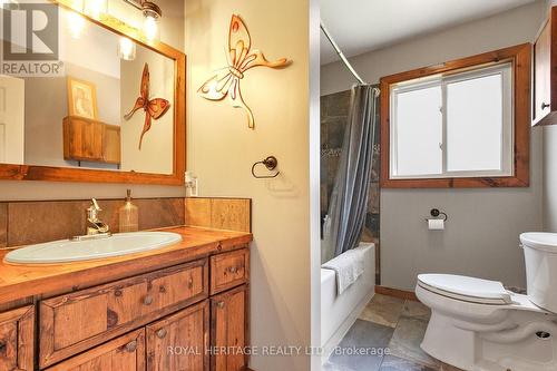 1172 Kings Wharf Road, Kawartha Lakes, ON - Indoor Photo Showing Bathroom