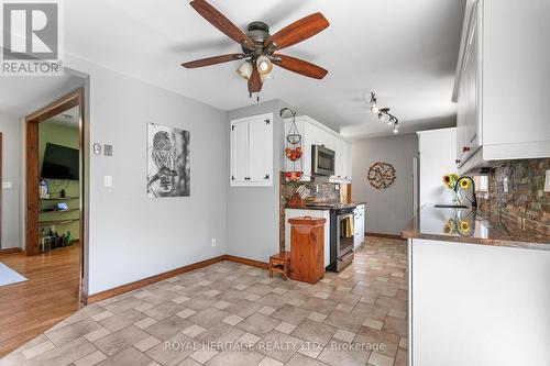 1172 Kings Wharf Road, Kawartha Lakes, ON - Indoor Photo Showing Kitchen