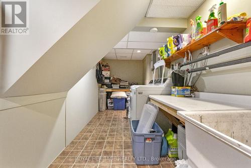 1172 Kings Wharf Road, Kawartha Lakes, ON - Indoor Photo Showing Laundry Room