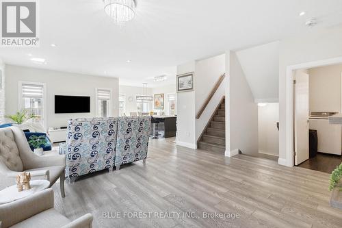 3099 Tillmann Road, London, ON - Indoor Photo Showing Living Room