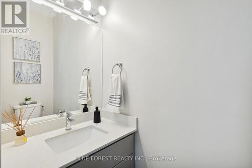 3099 Tillmann Road, London, ON - Indoor Photo Showing Bathroom