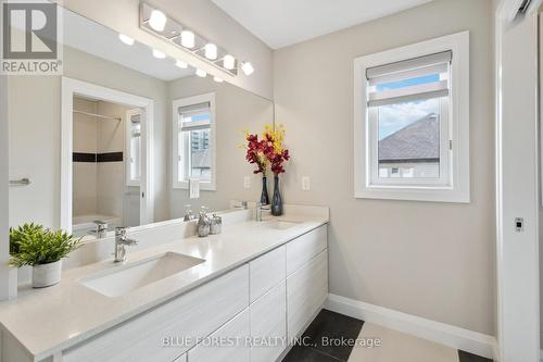 3099 Tillmann Road, London, ON - Indoor Photo Showing Bathroom