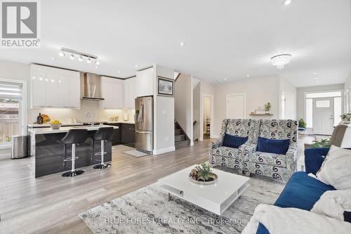 3099 Tillmann Road, London, ON - Indoor Photo Showing Living Room