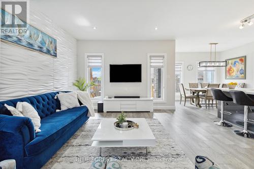 3099 Tillmann Road, London, ON - Indoor Photo Showing Living Room