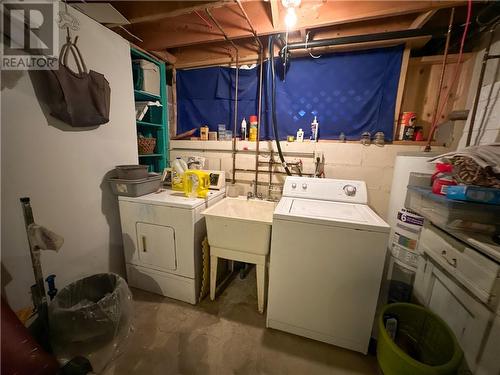 700 Ice Lake Drive, Gore Bay, Manitoulin Island, ON - Indoor Photo Showing Laundry Room