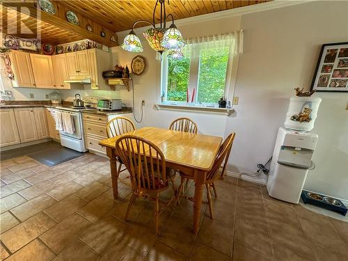 700 Ice Lake Drive, Gore Bay, Manitoulin Island, ON - Indoor Photo Showing Dining Room