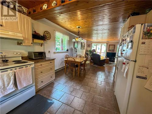 700 Ice Lake Drive, Gore Bay, Manitoulin Island, ON - Indoor Photo Showing Kitchen