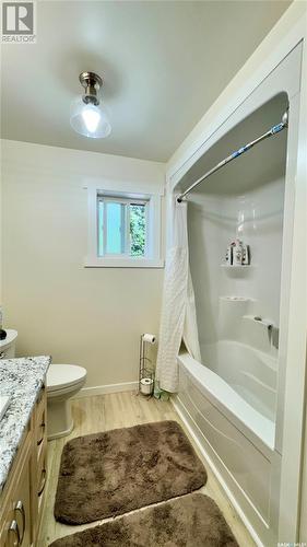 309 9Th Street, Bladworth, SK - Indoor Photo Showing Bathroom