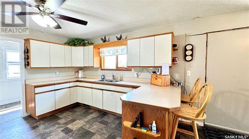 309 9Th Street, Bladworth, SK - Indoor Photo Showing Kitchen With Double Sink