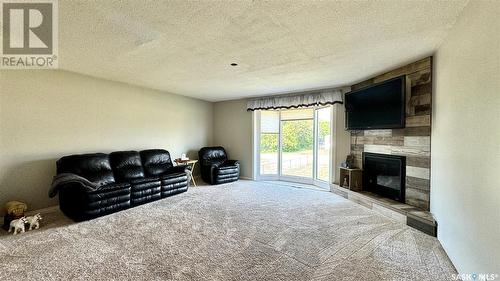 309 9Th Street, Bladworth, SK - Indoor With Fireplace