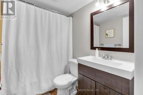 31 Cleveland Place, London, ON - Indoor Photo Showing Bathroom