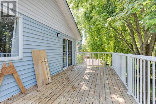 31 Cleveland Place, London, ON - Outdoor With Deck Patio Veranda With Exterior