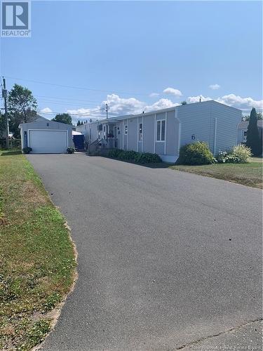 6 2E Av Du Parc, Caraquet, NB - Outdoor