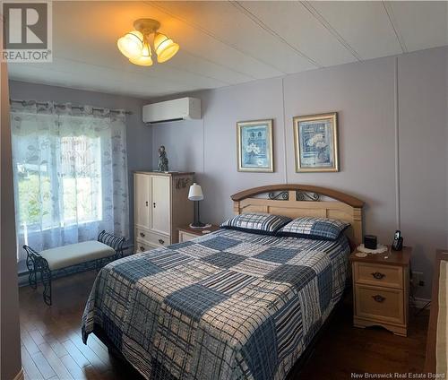 6 2E Av Du Parc, Caraquet, NB - Indoor Photo Showing Bedroom