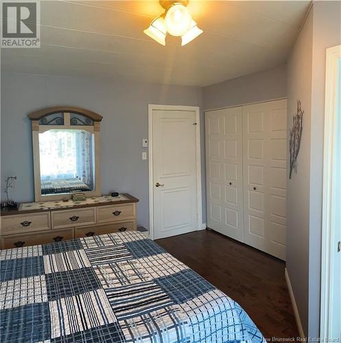 6 2E Av Du Parc, Caraquet, NB - Indoor Photo Showing Bedroom