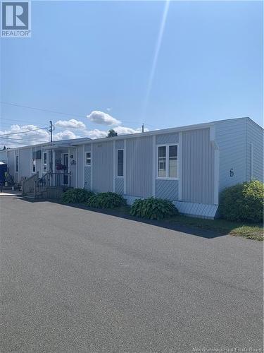 6 2E Av Du Parc, Caraquet, NB - Outdoor