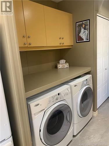 6 2E Av Du Parc, Caraquet, NB - Indoor Photo Showing Laundry Room