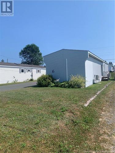 6 2E Av Du Parc, Caraquet, NB - Outdoor