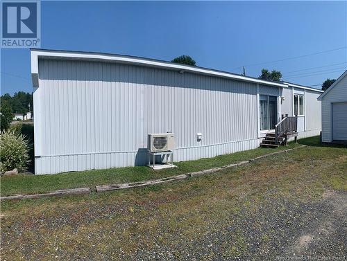 6 2E Av Du Parc, Caraquet, NB - Outdoor