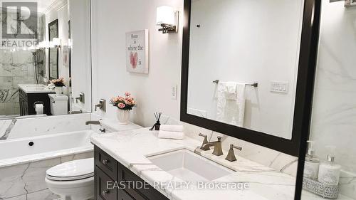 303 - 68 Yorkville Avenue, Toronto (Annex), ON - Indoor Photo Showing Bathroom