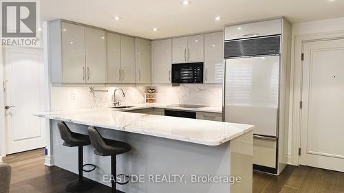 303 - 68 Yorkville Avenue, Toronto (Annex), ON - Indoor Photo Showing Kitchen With Upgraded Kitchen