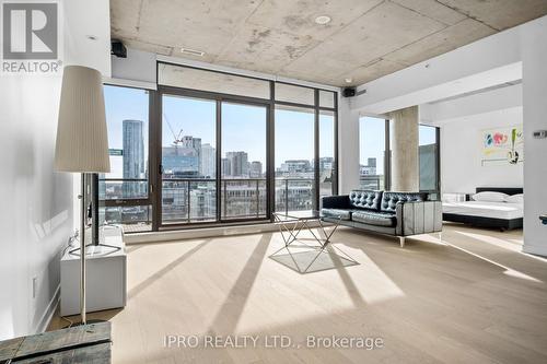 1014 - 560 King Street W, Toronto (Waterfront Communities), ON - Indoor Photo Showing Kitchen