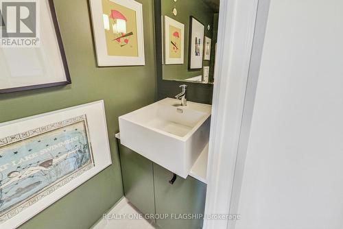 617 - 5 Hanna Avenue, Toronto (Niagara), ON - Indoor Photo Showing Bathroom